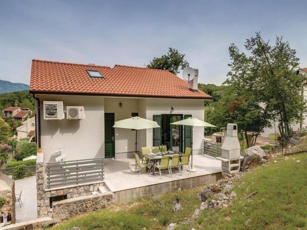 Apartments Grzic Porozina Exterior photo